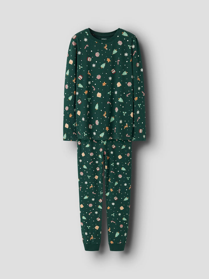 Grön jul pyjams till pojke och flicka. Julig pyjamas med jul motiv till tjej och kille.
NKNVISMAS LS NIGHTSET
13234977