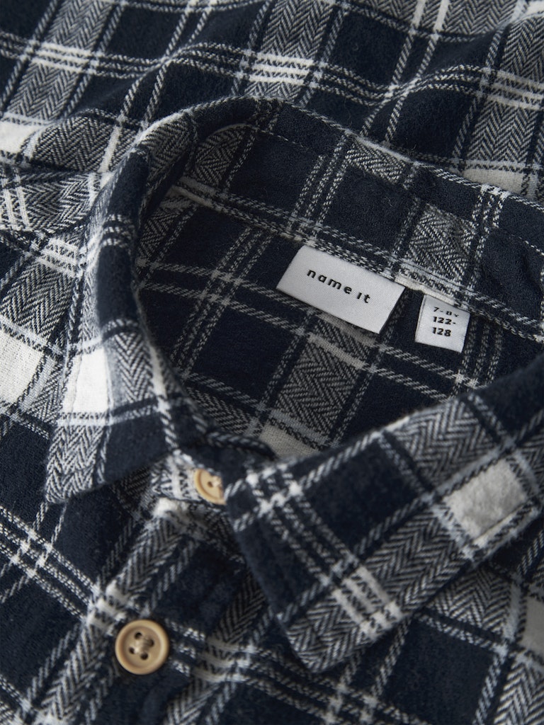 Blå rutig skjorta till pojke. Snygg flanellskjorta till kille barn och ungdom.
NKMSUNDA LS NREG SHIRT
13250464