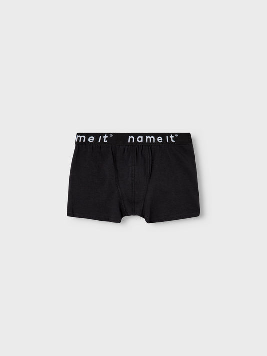Svarta enfärgade barn kalsonger från Name it till pojke, kille. Boxershorts i svart 3-pack NKMBOXER