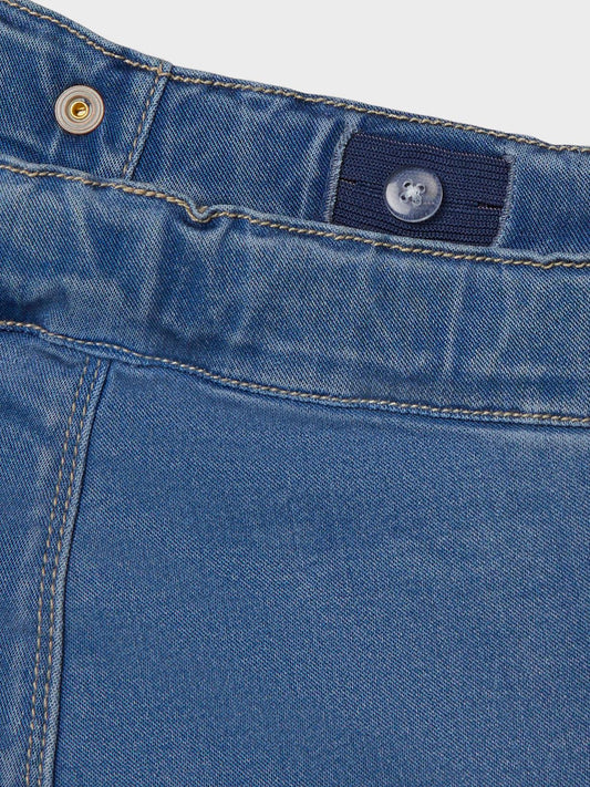 Ljus Blå super mjuk vid jeans till flicka. Stretchig wide jeans till tjej. Skön lite större passform.
NKFSALLI WIDE JEANS 8293 -TO NOOS
13224628