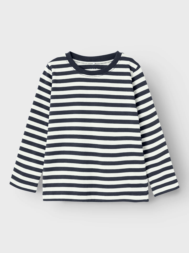 Blå vit randig långärmad t-shirt i skön bomull till pojke, kille. 
13232123
NMMSALMO NREG LS TOP NOOS