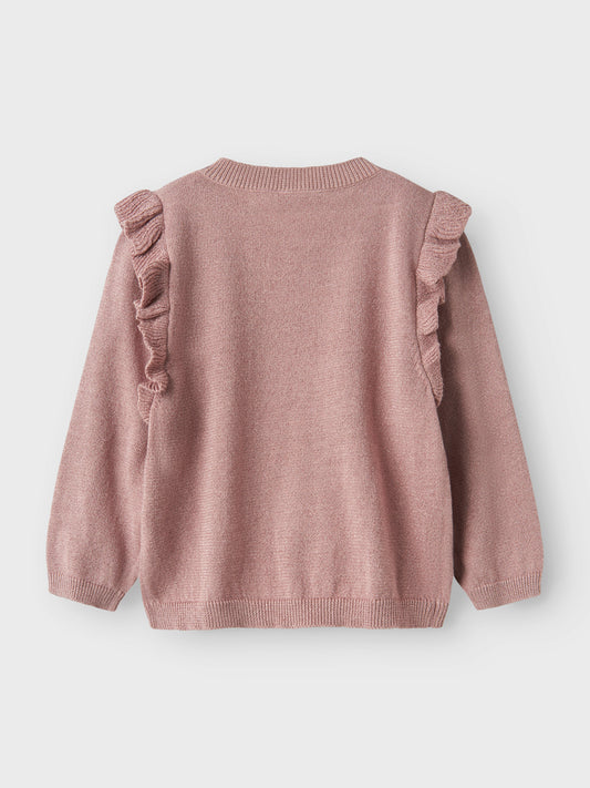 Söt finstickad kofta i rosa och lite glitter till flicka. Passar perfekt både till vardag och fest för din lilla tjej.

Sätt ihop den perfekta outfiten för ditt barn med kvalitativa vardagsstilar och skapa en bekväm och trendig look. Glittertyg har en glänsande och skimrande effekt för en glamorös look.

Produkttyp: Stickad kofta
Hals: Rund hals
Ärm: Lång ärm
Stängning: Knäppning
Extra detaljer: Volanger
Passform: Normal passform