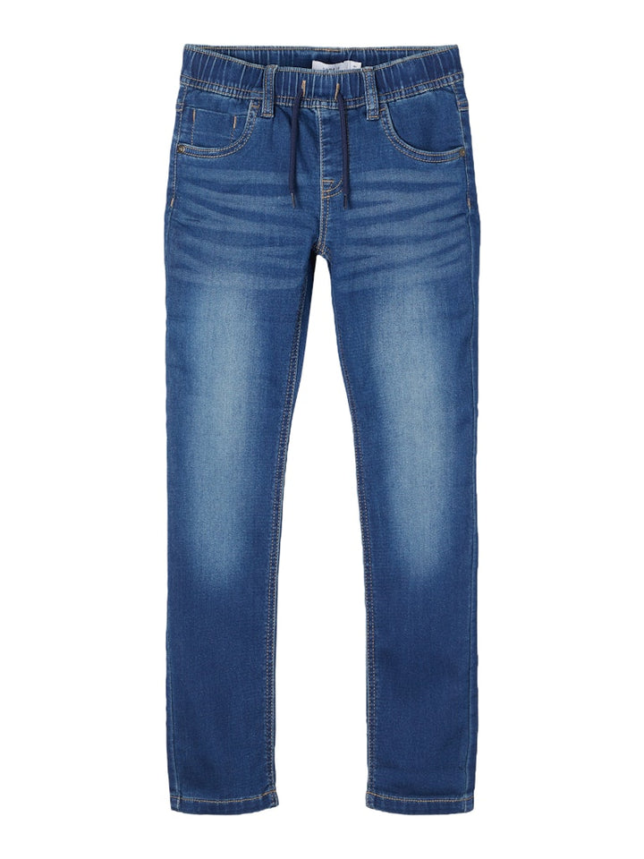 Blå mjukis jeans med skön resår i midjan till pojke. Joggers från Name it.
NKMRYAN SLIM SWE JEANS 5225-TH NOOS