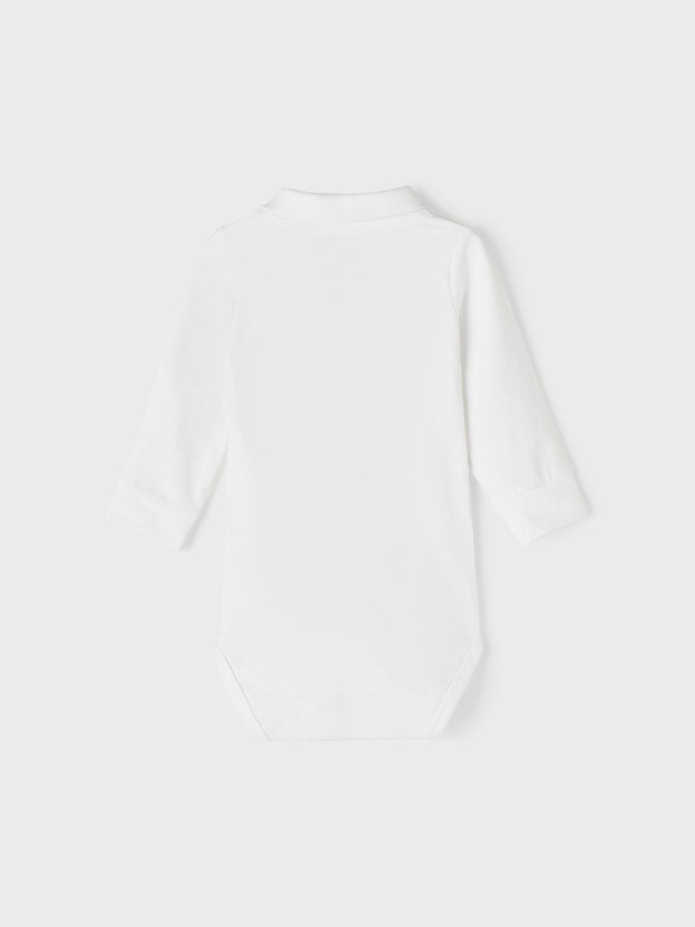 Vit piké body till baby pojke. Bebis body till nyfödd i ekologisk bomull.
NBMHOLGER LS POLO BODY NOOS
13190160