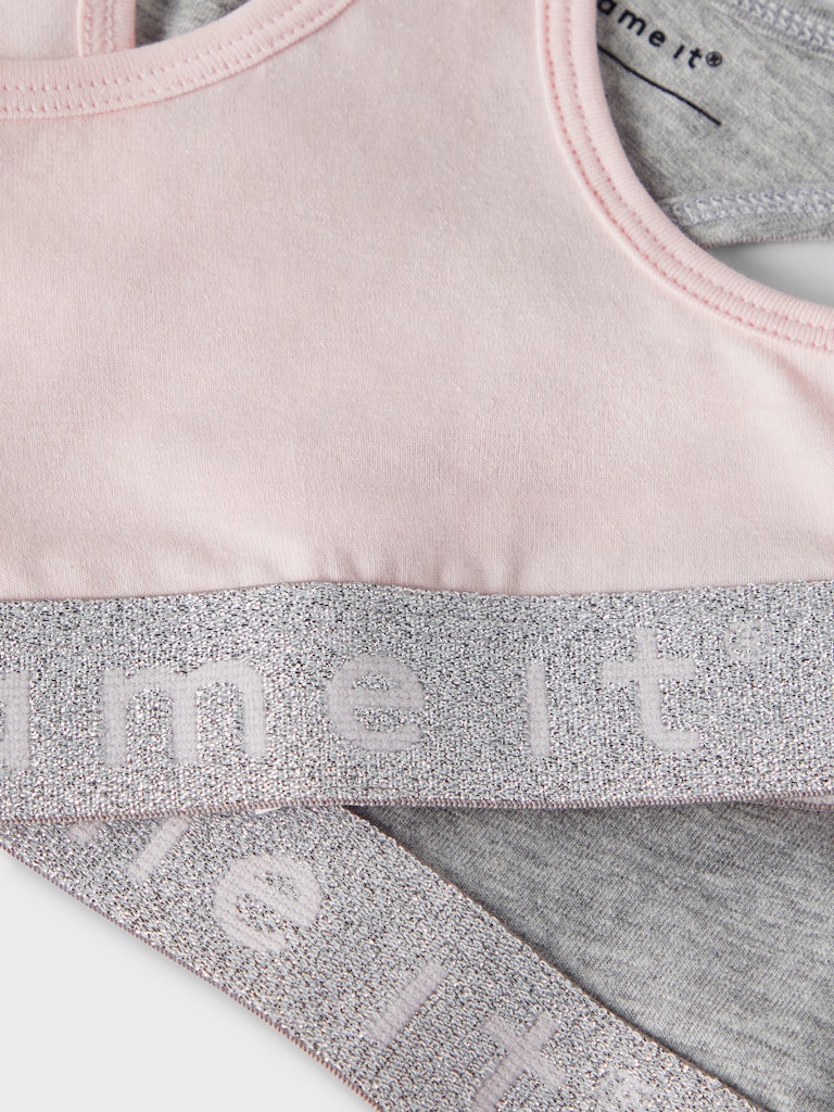 Rosa och grå 2 - pack underkläder toppar till flicka. BH topp, rosa underkläder till flicka från Name it.
NKFSHORT TOP 2P NOOS
13208835