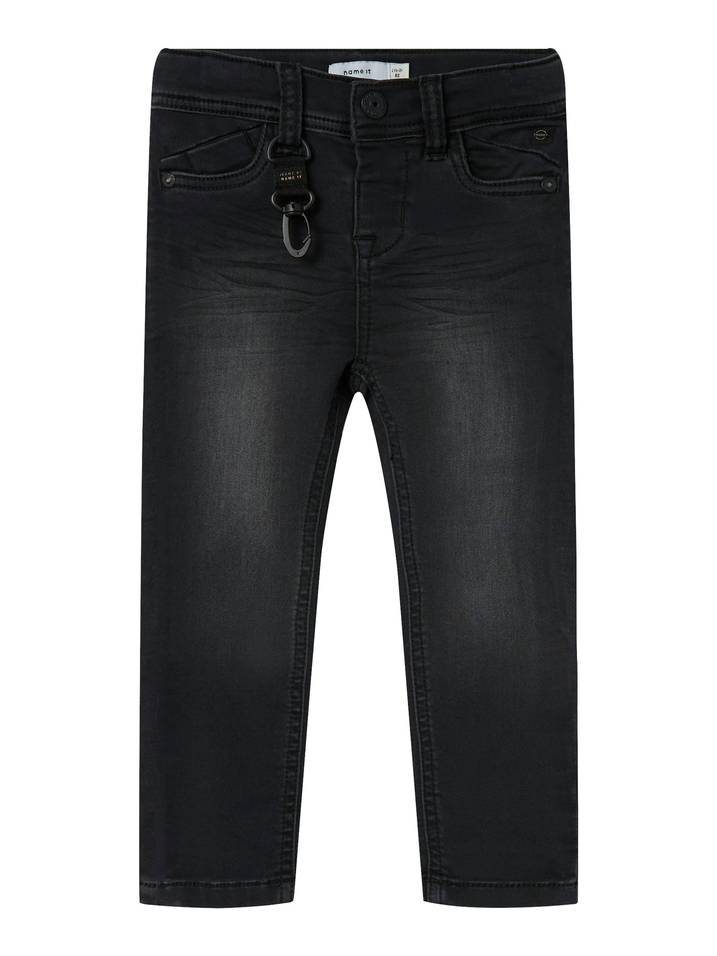 Svart mjuk stretch jeans slim fit till pojke. Svarta jeans till kille från Name it.
NMMTHEO DNMTHAYER 2689SWE KEY PANT NOOS
13204520