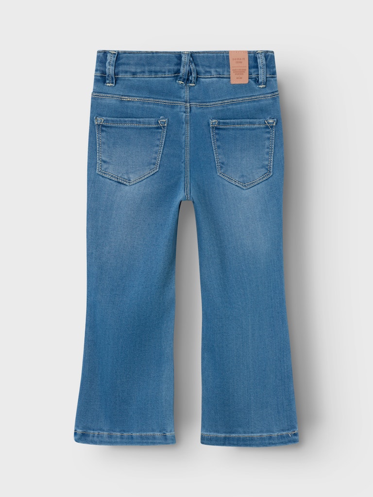 Blå väldigt mjuk barn jeans till flicka. Utsvängda flared jeans byxor till barn.
NMFSALLI BOOTCUT JEANS 8292-TO NOOS
13224658