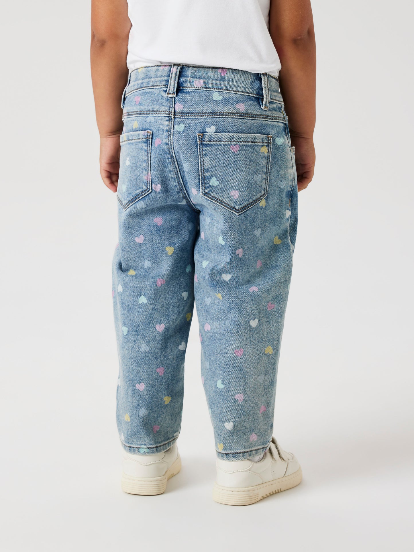 Cool mönstrad blå jeans till flicka. Jeans byxor med hjärtan till liten tjej.NMFBELLA MOM SHAPED JEANS 3555-ON NOOS
13227368