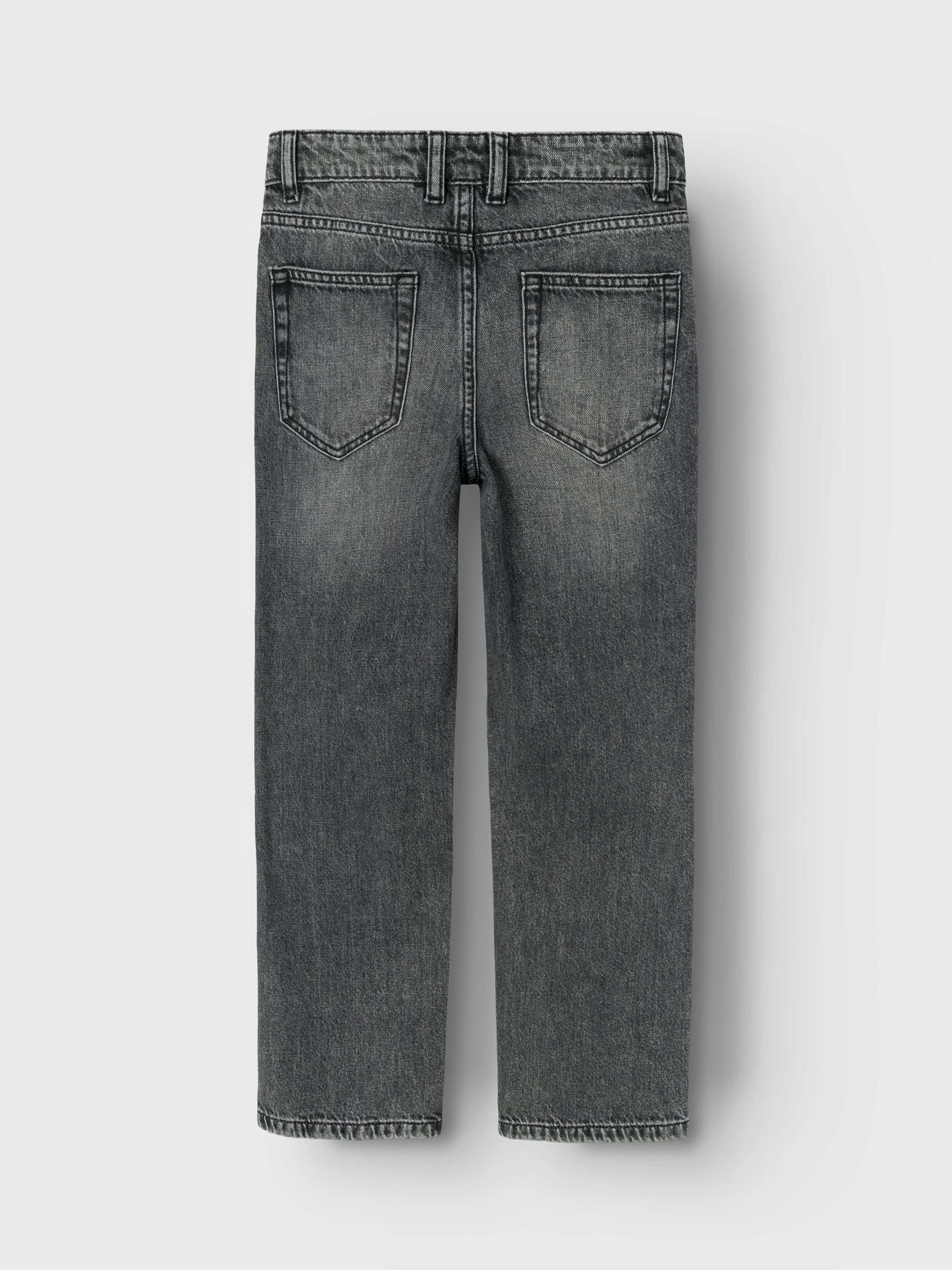 Grå snygga jeans till kille. Pojke jeans i denim regular, från Name it.
NKMRYAN STRAIGHT JEANS 3418-BE NOOS
13224456