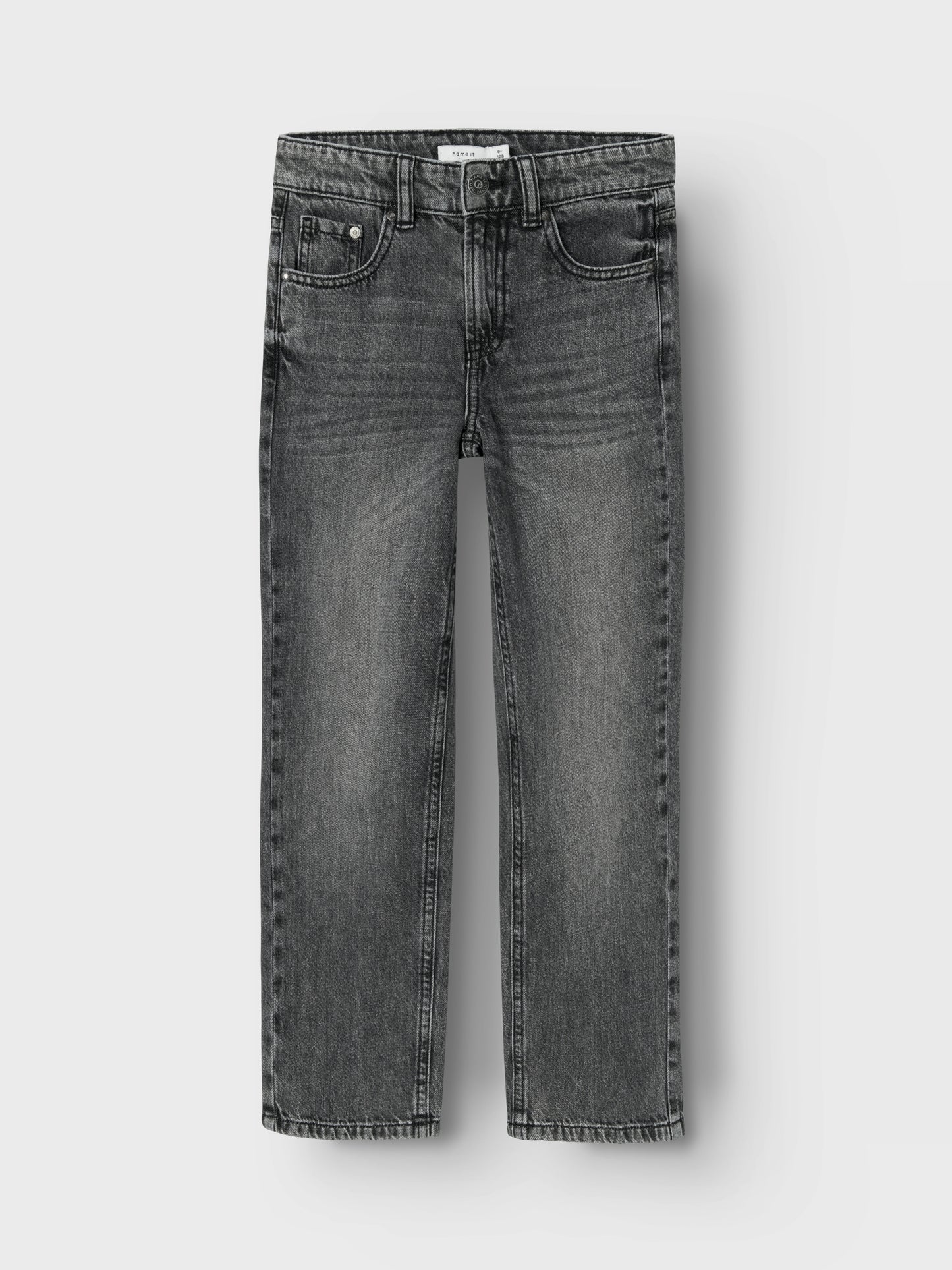 Grå snygga jeans till kille. Pojke jeans i denim regular, från Name it.
NKMRYAN STRAIGHT JEANS 3418-BE NOOS
13224456
