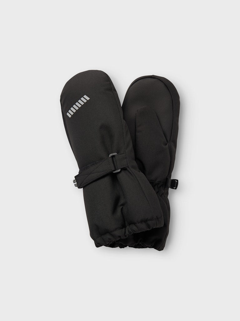 Svarta vinter handskar med tumme. Tumhandskar med ull foder för att din flicka eller pojke ska vara varm i vinter. Vantar för lek och skidåkning.
NKNSNOW10 MITTEN W WOOL 3FO
13232889