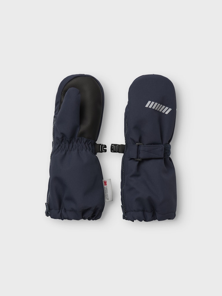 Blå vinter handskar med ull foder till pojke och flicka. Varma vattentäta handskar med långt skaft och dragkedja till barn.
NMNSNOW10 MITTEN W WOOL 3FO NOOS
13232890