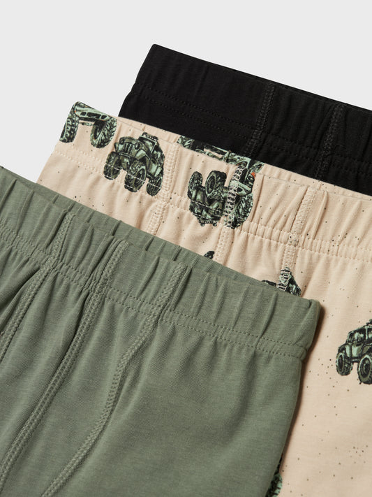 Barn kalsonger 3 pack till liten pojke. Boxershorts svart, grön och beige med bilar till kille.
NMMTIGHTS 3P PEYOTE MONSTER TRUCK NOOS
13232994