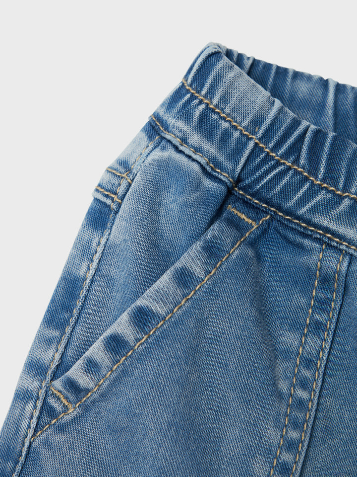Tuffa baby jeans till bebis flicka, tjej. Blå jeans leggings med mycket stretch i återvunnen polyester.
NBFROSE REG JEANS 4556-TO NOOS
13237171