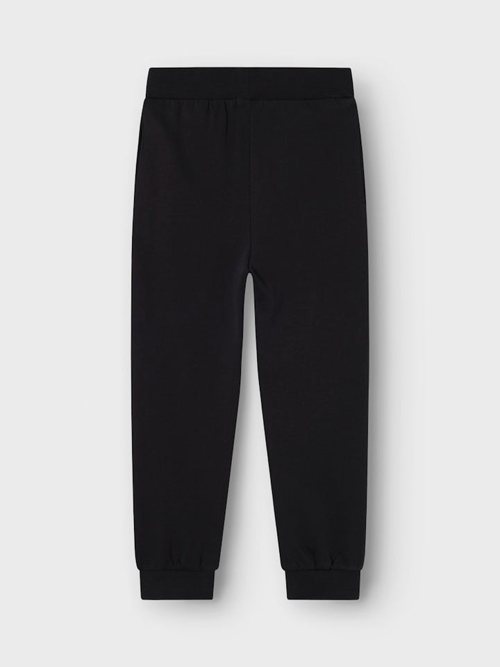 Svart joggers mys byxa till flicka och pojke. Sweat byxor, mys byxor från Name it. Svarta bas byxa till barn att leka i, needs vardags byxor till förskolan.
NKMVIAN NREG SWE PANT BRU NOOS
13235093