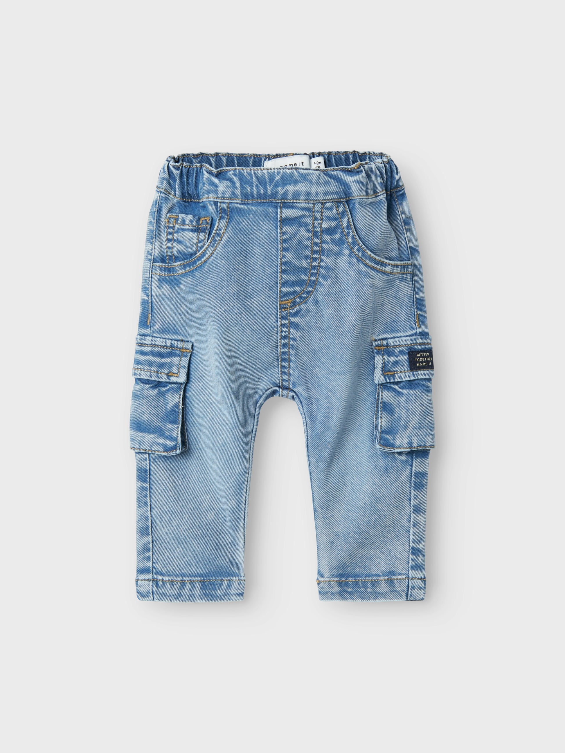 Blå baby jeans med fickor på låren. Babyjeans till pojke.
NBMBEN BAGGY CARGO JEANS 2727-YB NOOS
13238068