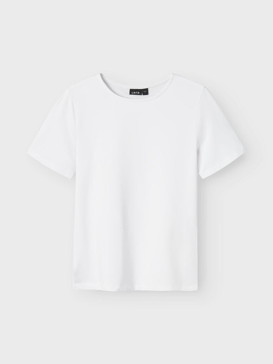 Vit enfärgad topp i lite blankt material till tjej. Vit kortärmad t-shirt till flicka från LMTD. Ungdom kläder till barn.
NLFDINCI SS SHORT S TOP NOOS
13238310