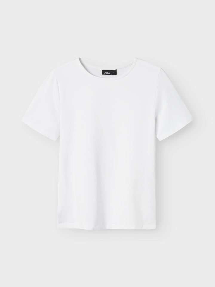 Vit enfärgad topp i lite blankt material till tjej. Vit kortärmad t-shirt till flicka från LMTD. Ungdom kläder till barn.
NLFDINCI SS SHORT S TOP NOOS
13238310