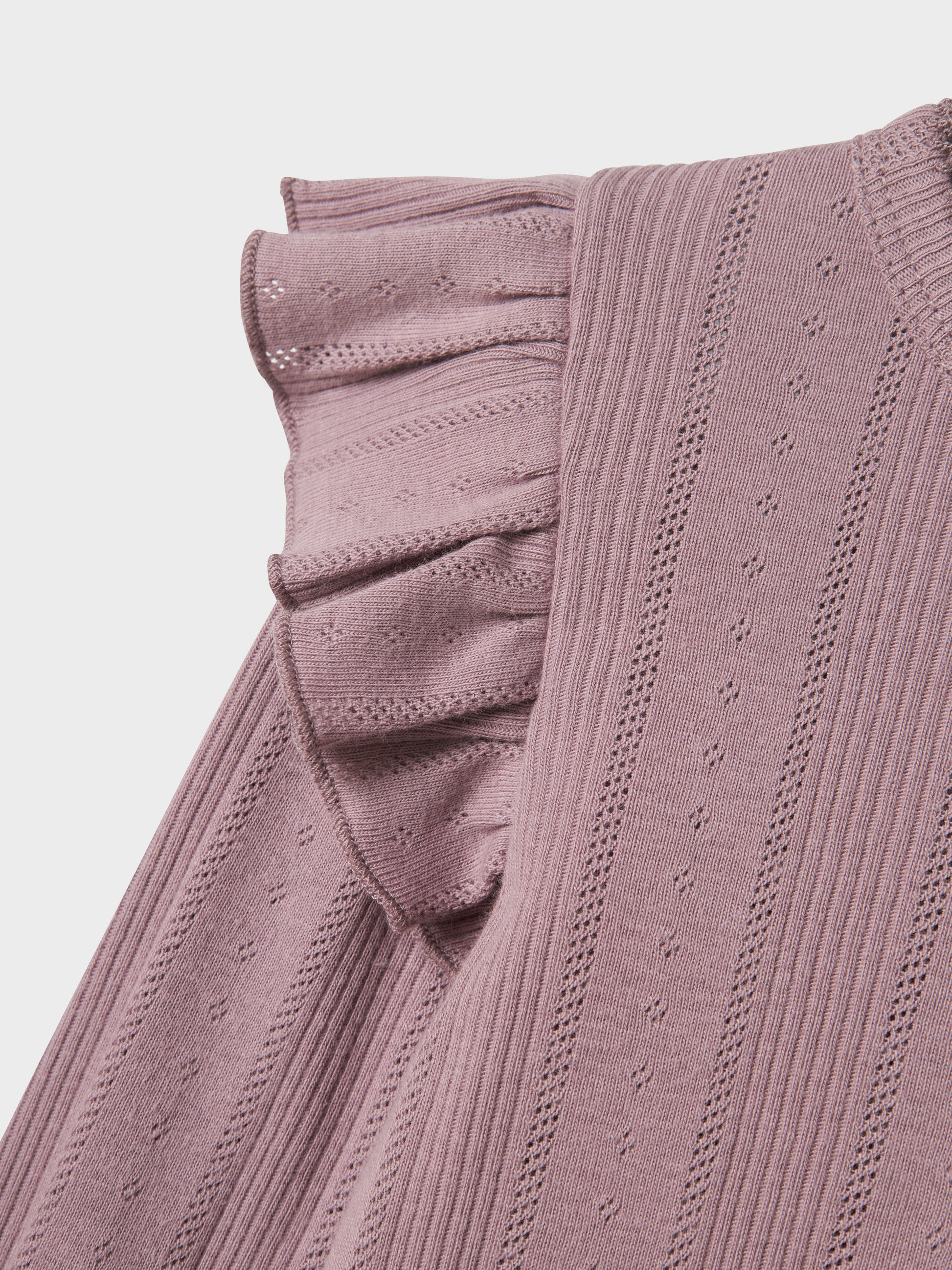 Söt needle drop topp till flicka. Lila tröja till liten tjej från Name it.
NMFJULIA LS SLIM TOP NOOS
13238724