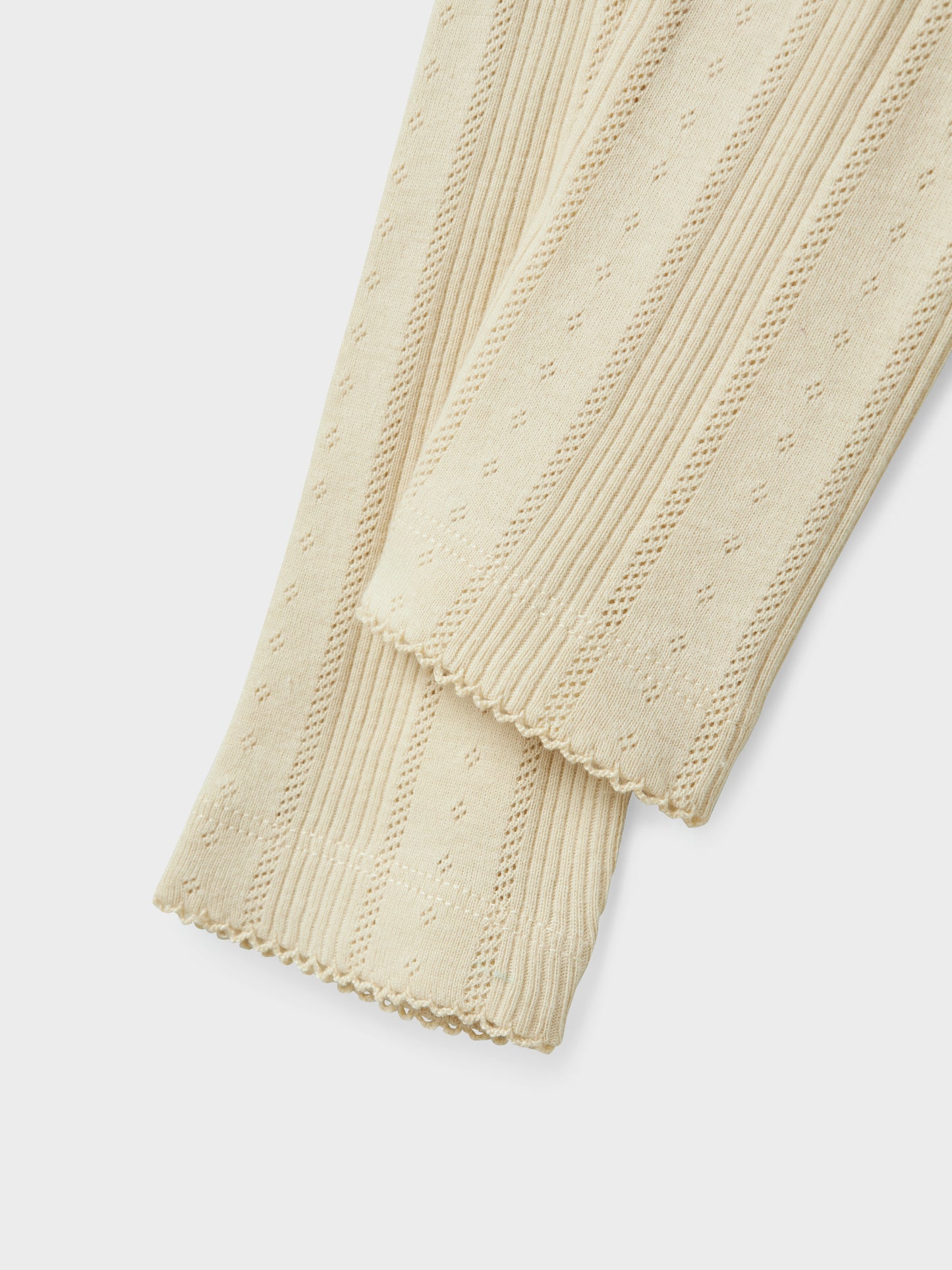 Söt needle drop legging till flicka. Byxor till tjej från Name it.
NMFJULIA LEGGING NOOS
13240380