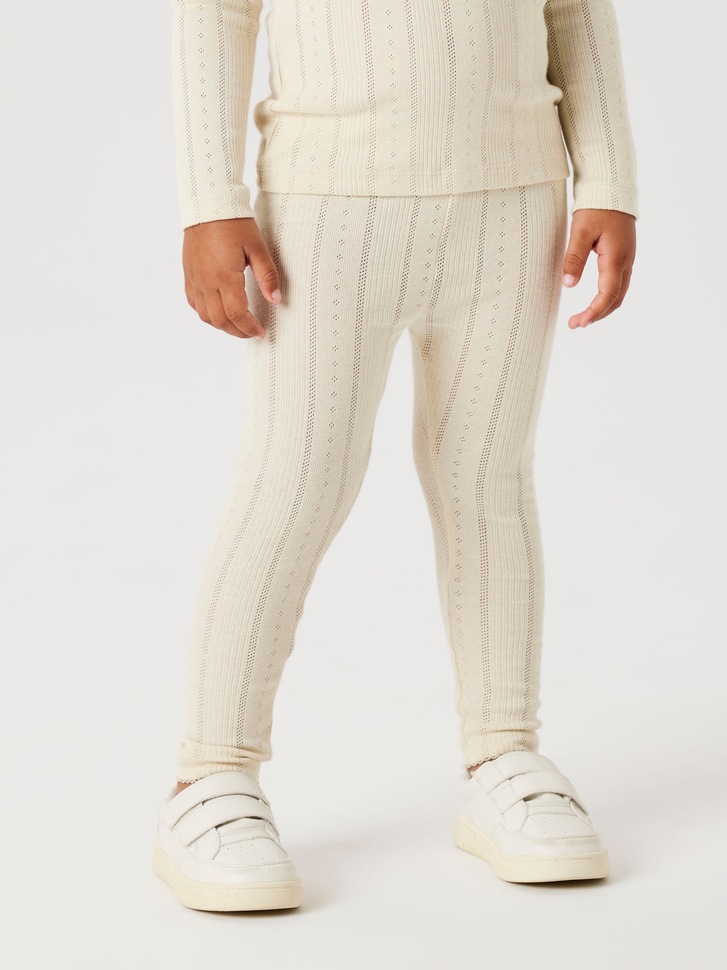 Söt needle drop legging till flicka. Byxor till tjej från Name it.
NMFJULIA LEGGING NOOS
13240380