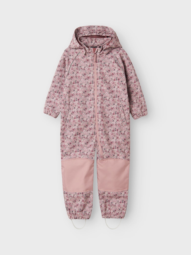 Rosa blommig softshell overall till flicka. Höst och vår overall perfekt till dagis och förskolan när lek och äventyr väntar.
NMFALFA08 SOFTSHELL SUIT AOP 1FO NOOS
13236674
