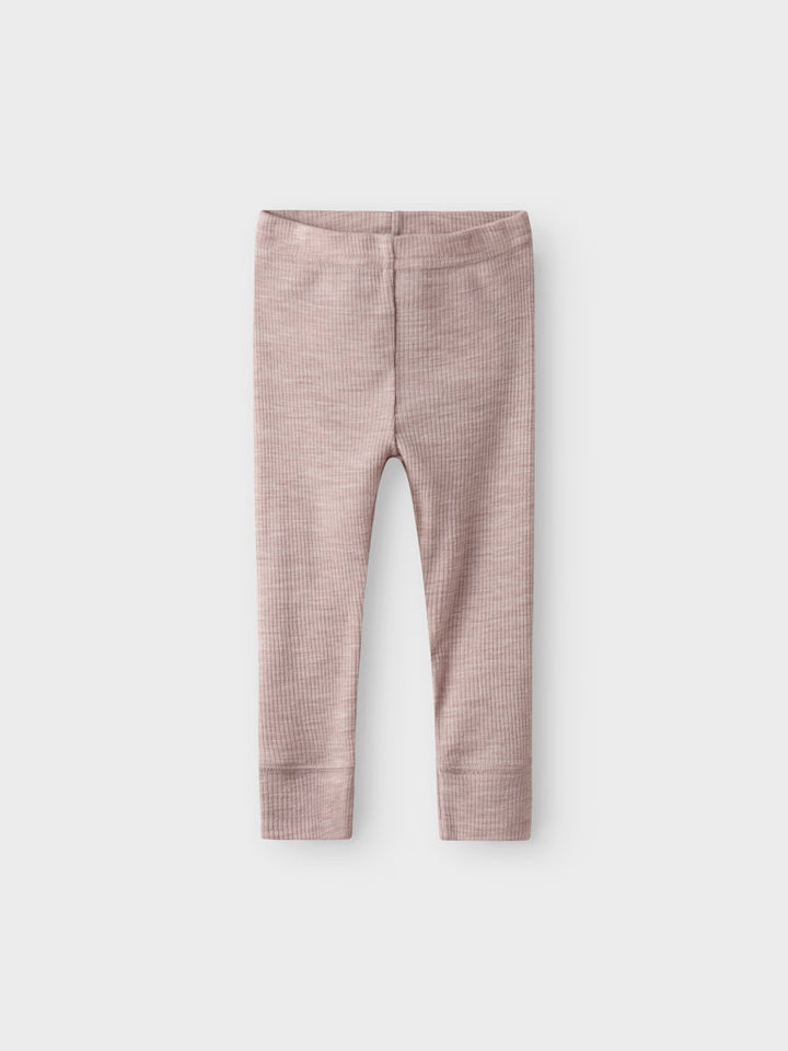 Rosa merinoull leggings till baby. Bebis byxor i ull till flicka. Varm byxa, lager1 i underställ.
NBNWAX WOOL RIB LEGGING NOOS
13242039