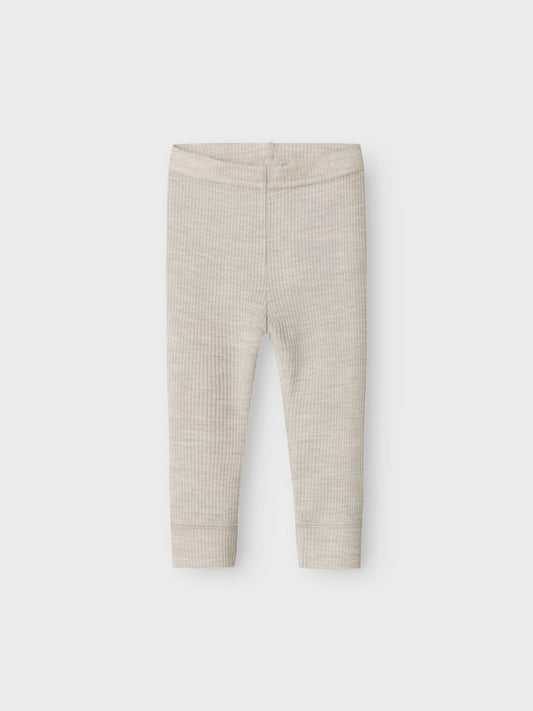 Grå merinoull leggings till baby. Bebis byxor i ull till flicka och pojke. Varm byxa, lager1 i underställ.
NBNWAX WOOL RIB LEGGING NOOS
13242039