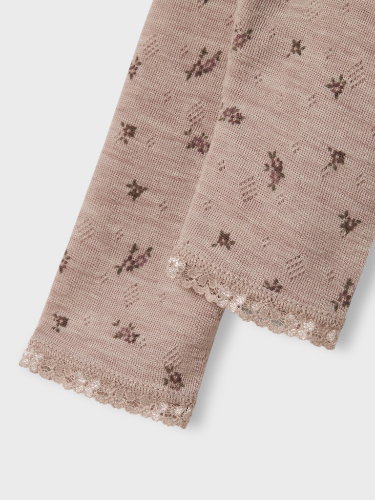 Rosa blommig merinoull legging till baby flicka. Ull underställ byxor till bebis nyfödd från Name it.
NBFWANG WOOL NEEDLE LEGGING NOOS
13228302