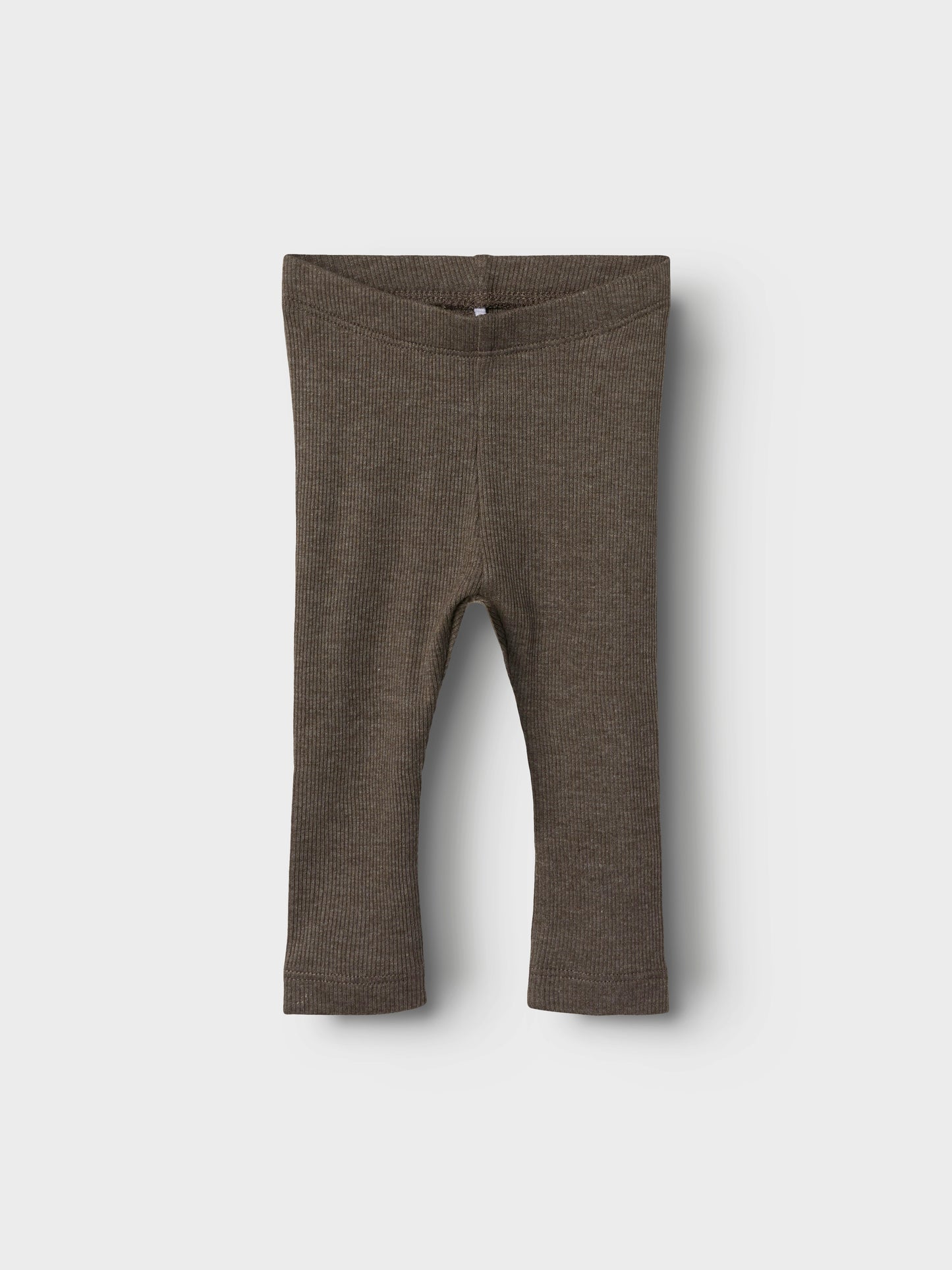 Brun ribbad baby leggings från Nameit. Bebis pojke och flicka kan ha dessa ekologiska baby kläder. Byxor från Name it, bruna
13198040
NBNKAB LEGGING NOOS