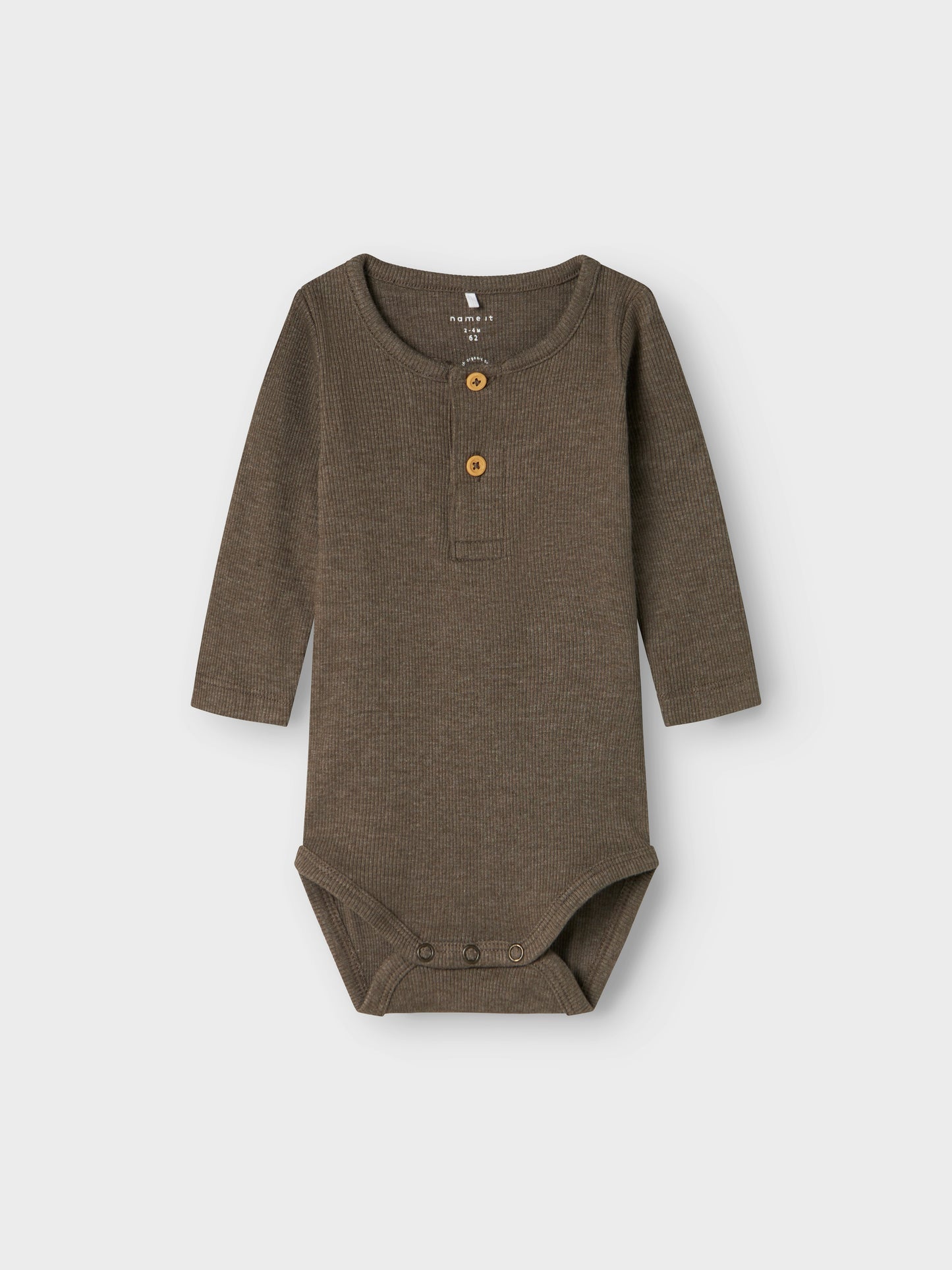 Brun ribbad baby body med knappar. Ekologiska baby kläder till bebis pojke, kille från Name it.
13198041
NBMKAB LS BODY NOOS