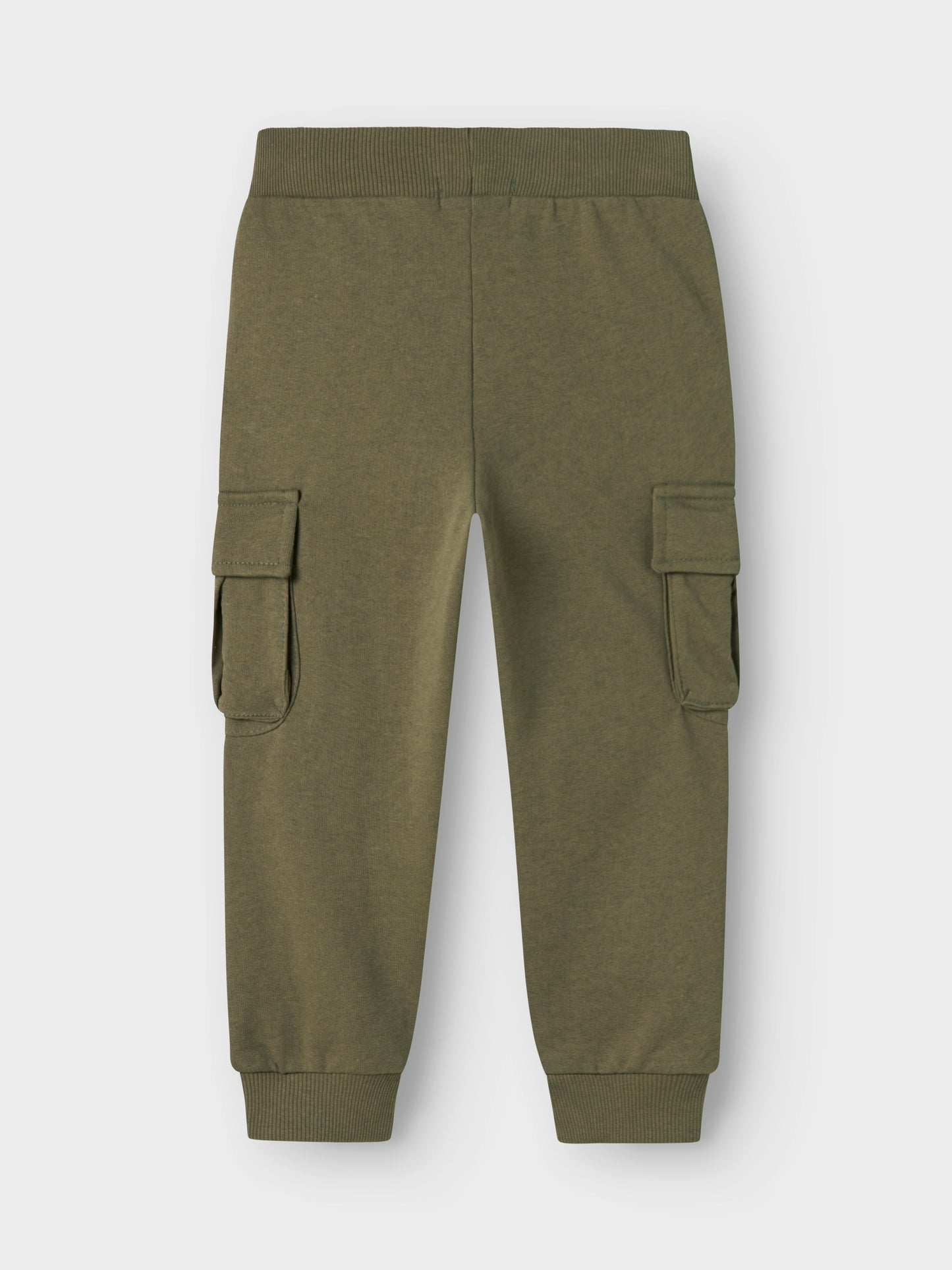 Grön cargo mys byxa till pojke. Joggers byxor till liten kill med stora fickor på låren.
NMNOLI SWEAT PANT UNB NOOS
13221426