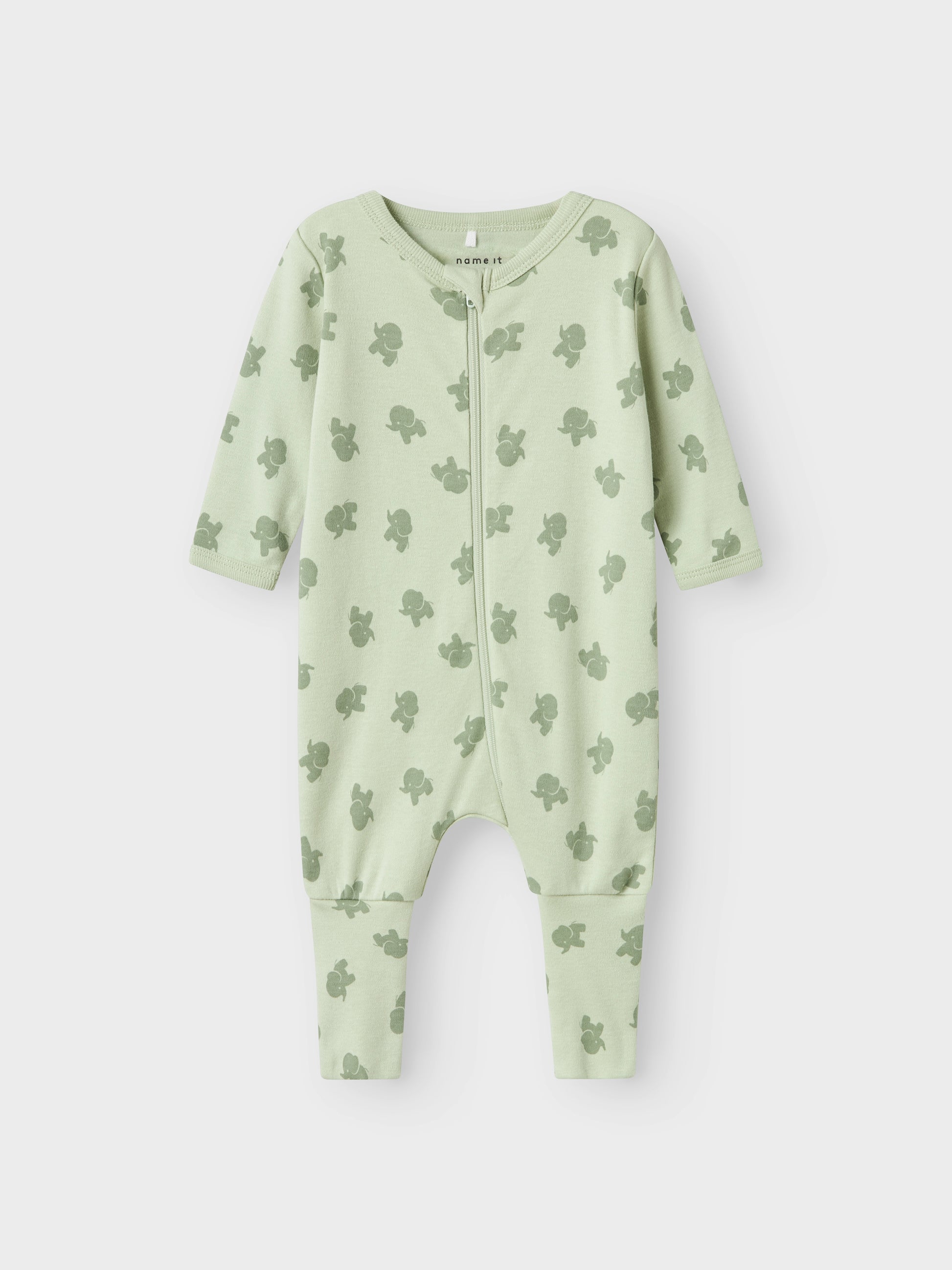 2 pack pyjamas i grön ekologisk bomull med elefanter för din baby och ditt lilla barn upp till storlek 98. Passar både flicka och pojke och du väljer själv om du vill vika den så du får fot eller utan fot.
NBNNIGHTSUIT 2P ZIP FF NOOS
13241732