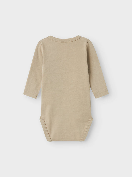 2 pack omlott body till baby flicka och baby pojke. Ekologiska babykläder i neutrala färger och mönster.
NBNBODY 2P LS WRAP RAINY DAY ZEBRA NOOS
13241421