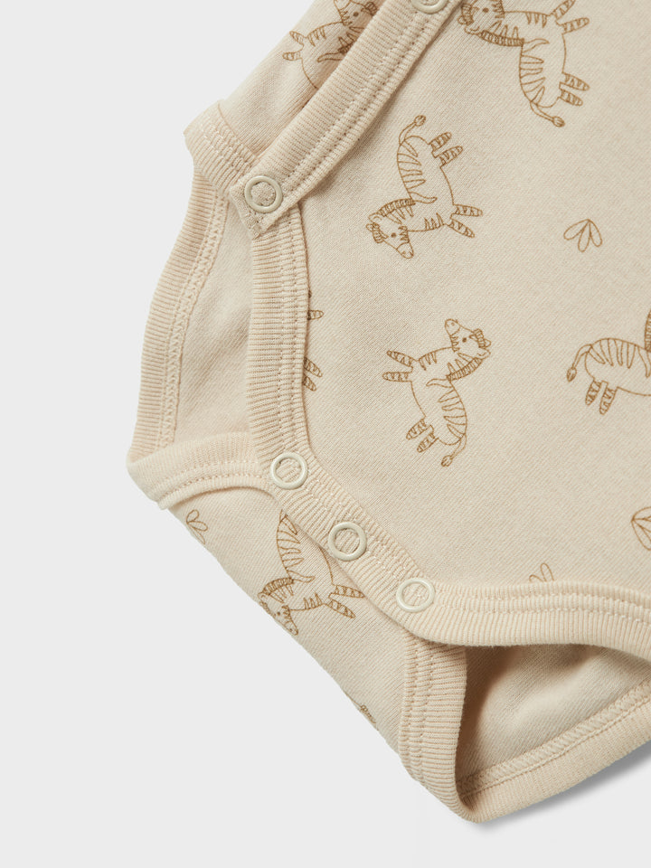 2 pack omlott body till baby flicka och baby pojke. Ekologiska babykläder i neutrala färger och mönster.
NBNBODY 2P LS WRAP RAINY DAY ZEBRA NOOS
13241421