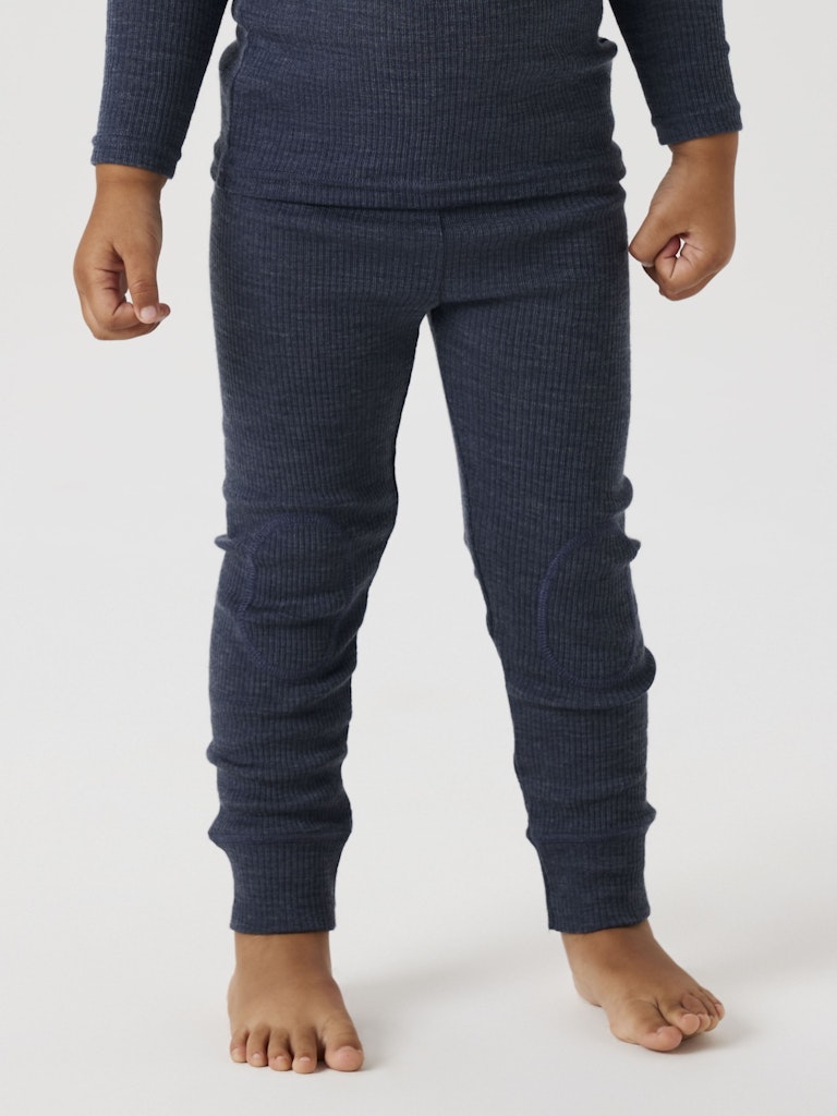 Blå merino ull leggings, långkalsonger till flicka och pojke. Barn underställ i mjuk skön wool.
NMNWAX WOOL RIB LEGGING NOOS
13242116