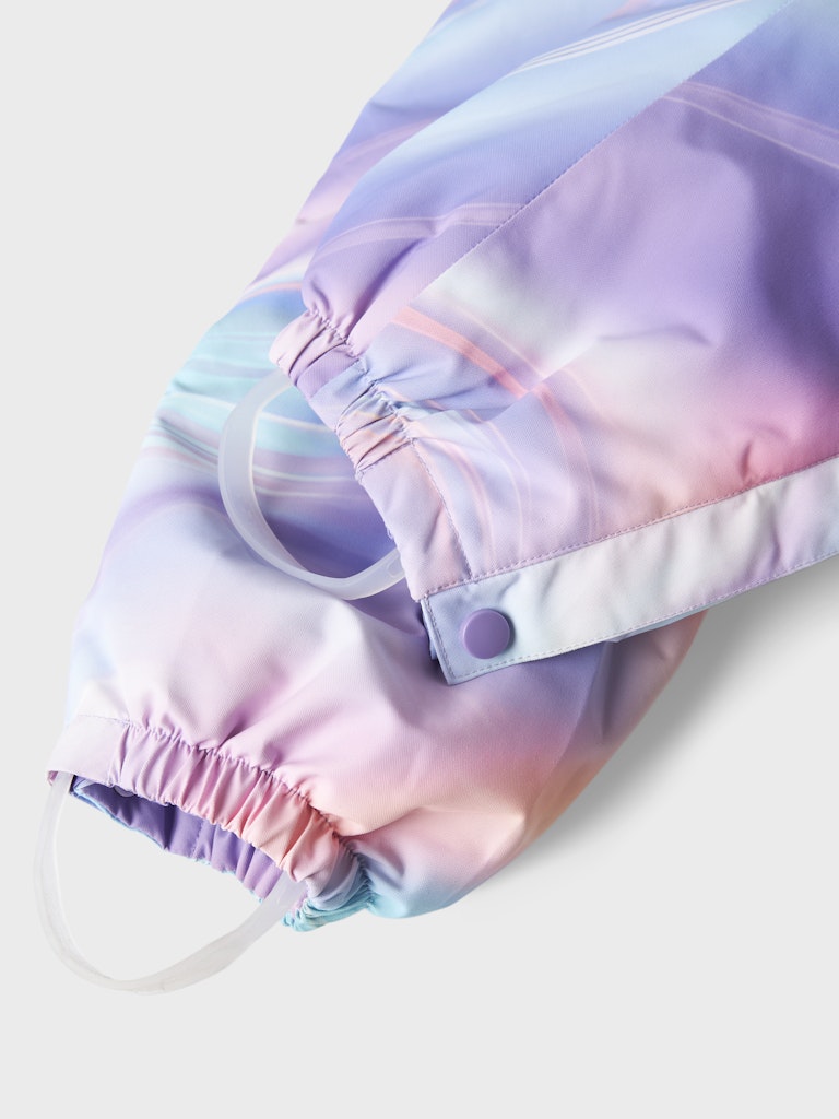 Multifärgad vinter overall till flicka. Barn overall till liten tjej, varm, smidig rosa, lila overall, lätt att klä på sig.
NMFSNOW10 SUIT AOP FO NOOS
13230586