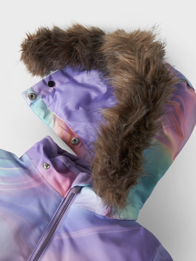 Multifärgad vinter overall till flicka. Barn overall till liten tjej, varm, smidig rosa, lila overall, lätt att klä på sig.
NMFSNOW10 SUIT AOP FO NOOS
13230586