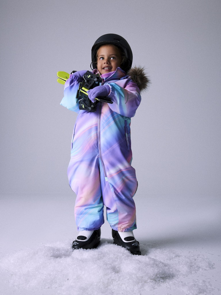 Multifärgad vinter overall till flicka. Barn overall till liten tjej, varm, smidig rosa, lila overall, lätt att klä på sig.
NMFSNOW10 SUIT AOP FO NOOS
13230586