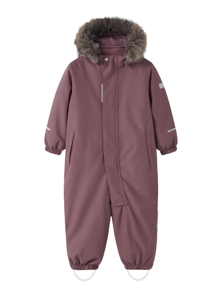 Rosa vinter overall till flicka. Varm och smidig skid overall till tjej från Name it.
NMNSNOW10 SUIT SOLID FO NOOS
13230582