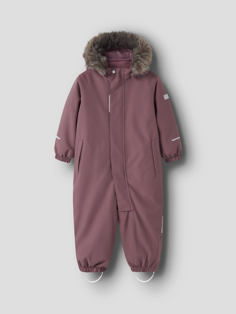 Rosa vinter overall till flicka. Varm och smidig skid overall till tjej från Name it.
NMNSNOW10 SUIT SOLID FO NOOS
13230582