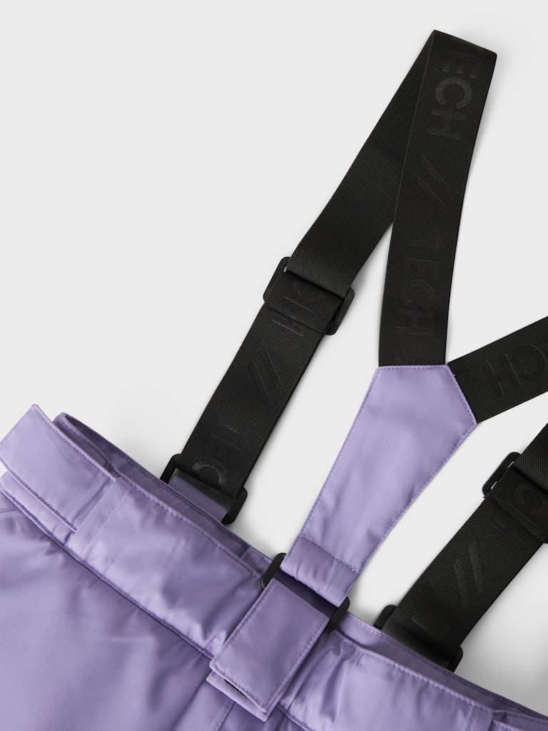 Lila täckbyxor till tjej. Skid byxor, termobyxor till flicka. Varma skidkläder från Name it.
NKNSLOPE10 PANT SKI EDITION FO NOOS
13233445