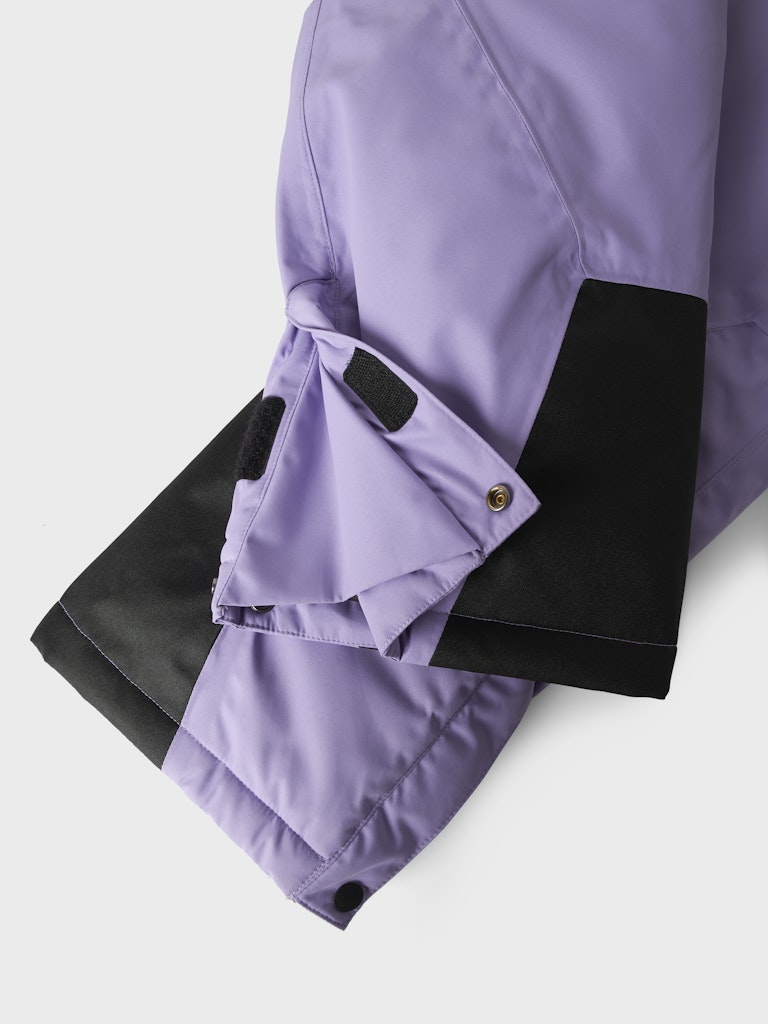 Lila täckbyxor till tjej. Skid byxor, termobyxor till flicka. Varma skidkläder från Name it.
NKNSLOPE10 PANT SKI EDITION FO NOOS
13233445