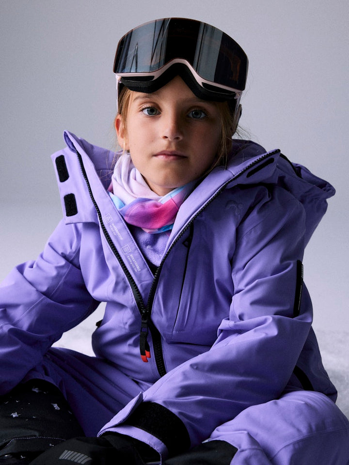 Teknisk och snygg –  Skid jacka till kille och tjej från Name it.
Lila vinter jacka varm och skön kalla dagar för en aktiv och äventyrlig barn och ungdom. 
NKNSLOPE10 JACKET SKI EDITION FO NOOS
13233441