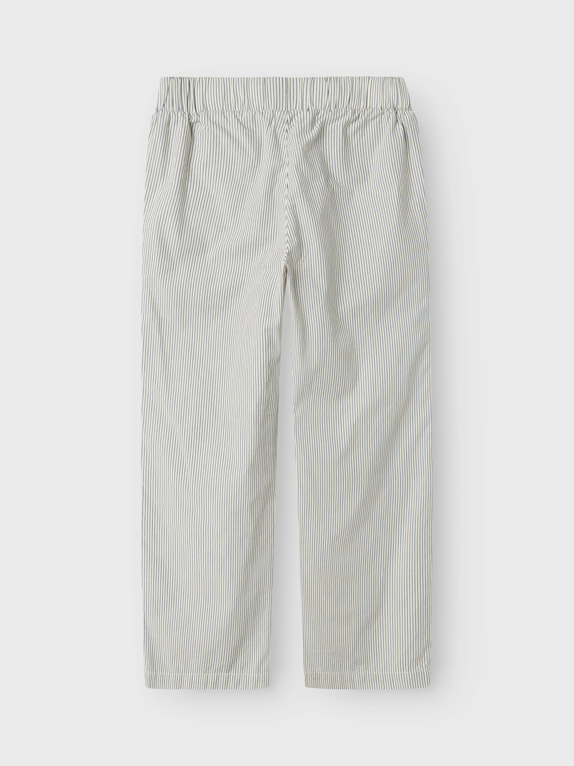 Blå och vit Randig byxa med raka ben till flicka och pojke. Byxor i skön avslappnad stil till kille och tjej.
NKNJELA STRAIGHT PANT NOOS
13242657