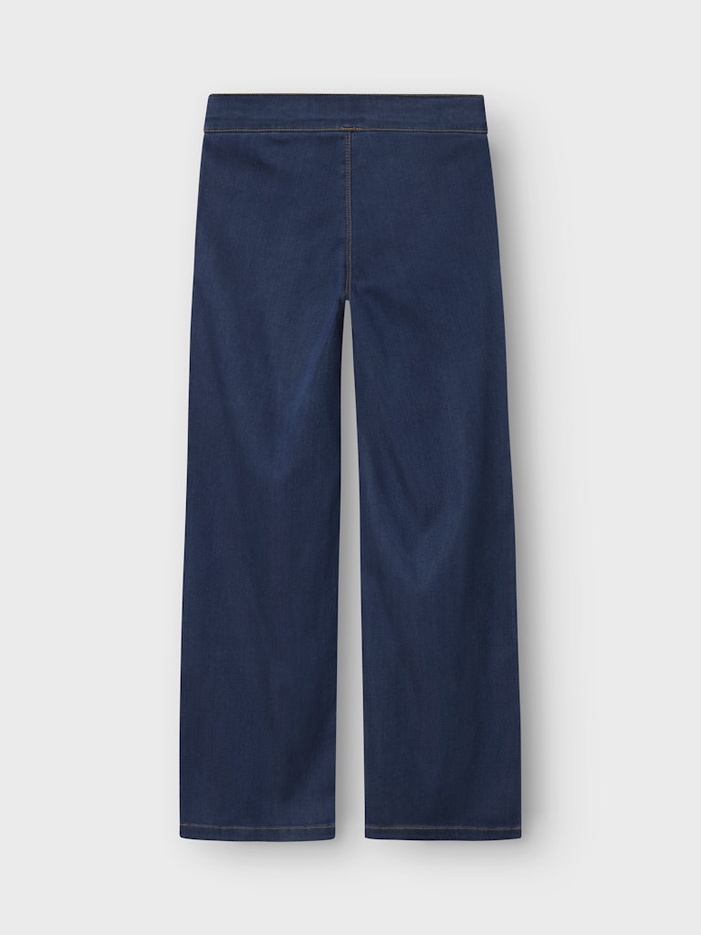 Mörk Blå super mjuk vid jeans till flicka. Stretchig wide jeans till tjej. Skön lite större passform.
NKFSALLI WIDE JEANS 8293 -TO NOOS
13224628