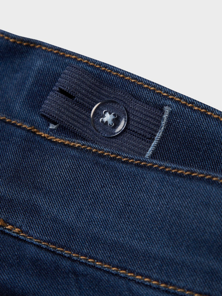 Mörk Blå super mjuk vid jeans till flicka. Stretchig wide jeans till tjej. Skön lite större passform.
NKFSALLI WIDE JEANS 8293 -TO NOOS
13224628