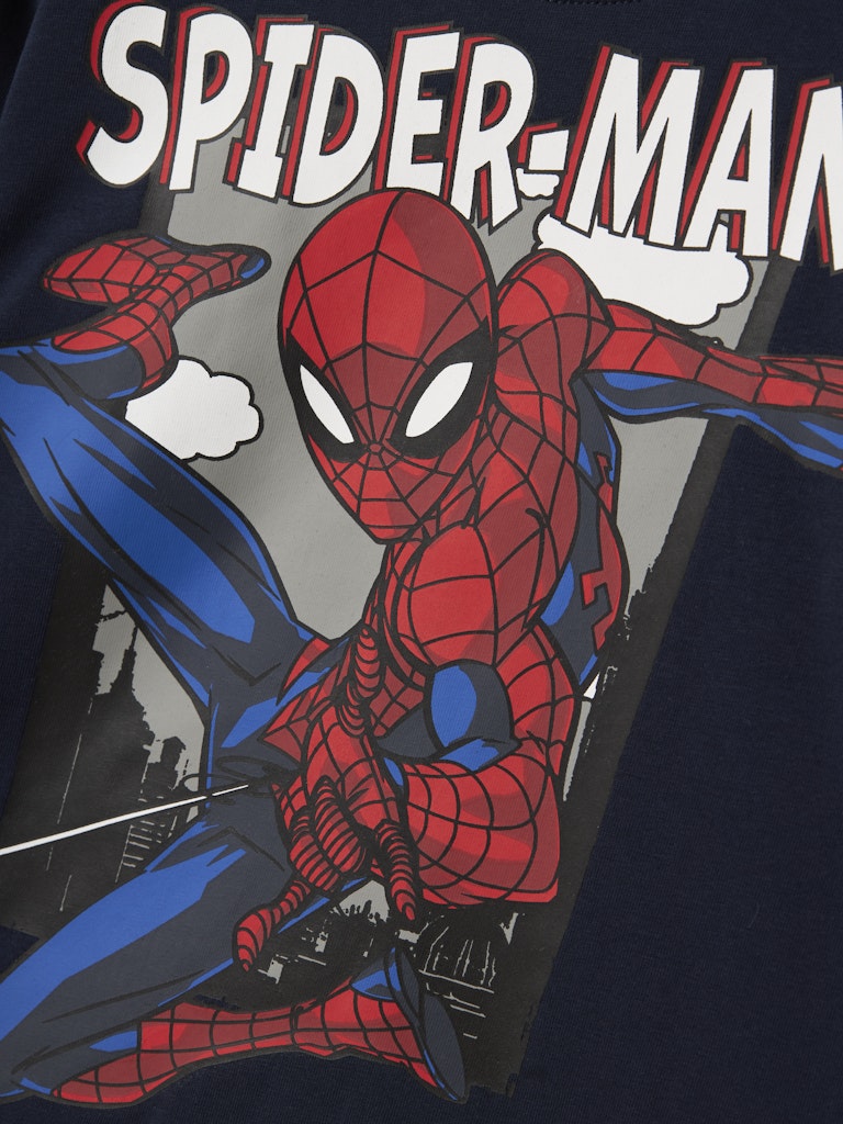 Blå spiderman tröja till pojke. Långärmad t-shirt med spindelmannen från Name it.
NMMJUICE SPIDER NREG LS TOP NOOS MAR
13244968
