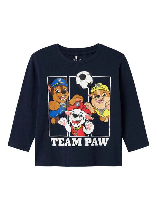 Mörk blå långärmad t-shirt med Paw Patrol hundar på magen. Pojke tröja med lång ärm.
NMMJOLL PAW NREG LS TOP NOOS CPLG
13245003