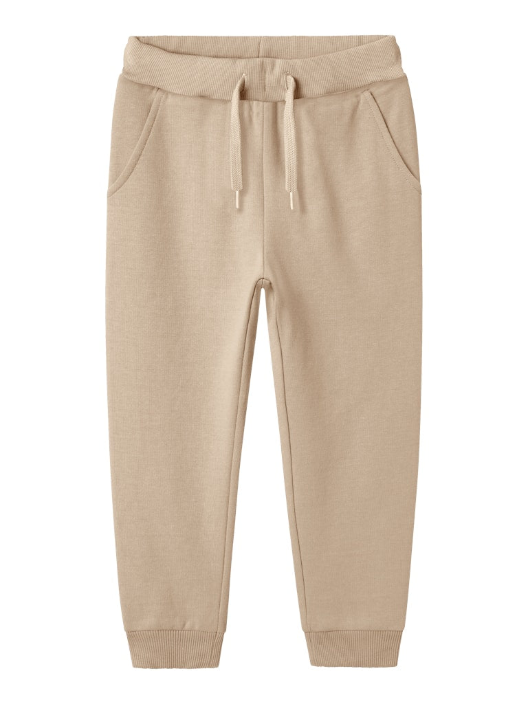 Beige jogger, mys byxa till flicka och pojke. 
NMNSELI SWE PANT BRU NOOS
13245048